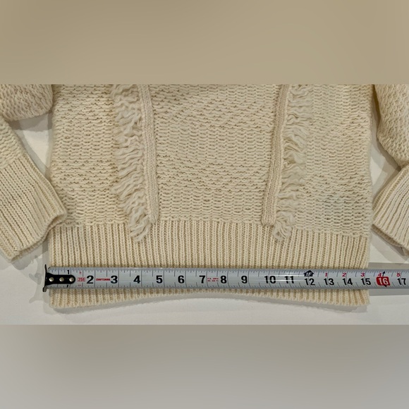 GAP Wool Blend Cable Knit Frilly Cream Fringe Extra Small Sweater - Picture 5 of 13